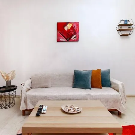 Renovated Apt-3min From Metro Station * Athen